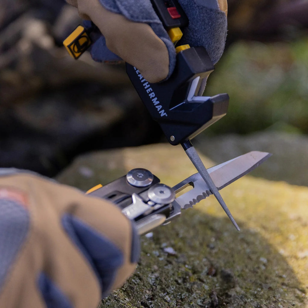 SKELETOOL CX<sup>®</sup> CON AFILADOR DE REGALO